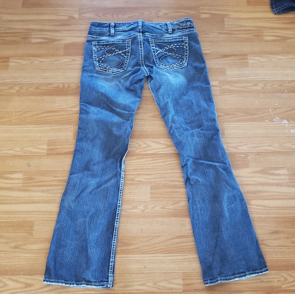 Silver Jeans - Picture 4 of 12